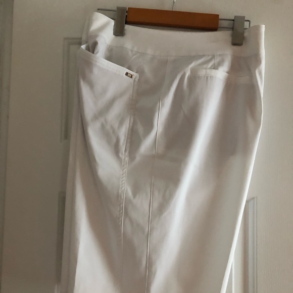 Tail Classic Women’s Golf Shorts. Size 16. White - Picture 2 of 5